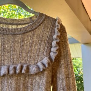 Adorable Doen sweater in perfect EUC